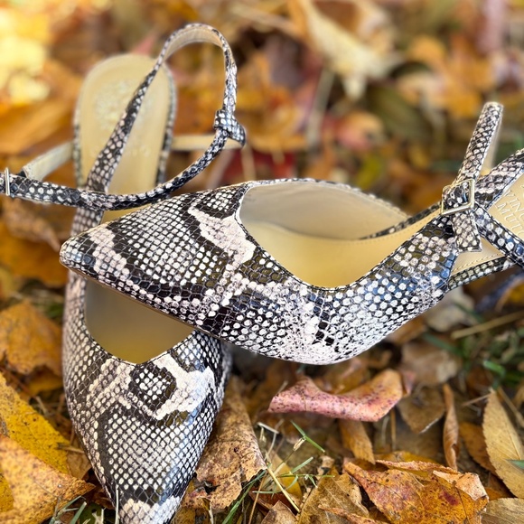 NWOT-Vince Camuto Snakeskin Print Strappy Heels, 9 1/2 - Picture 5 of 9